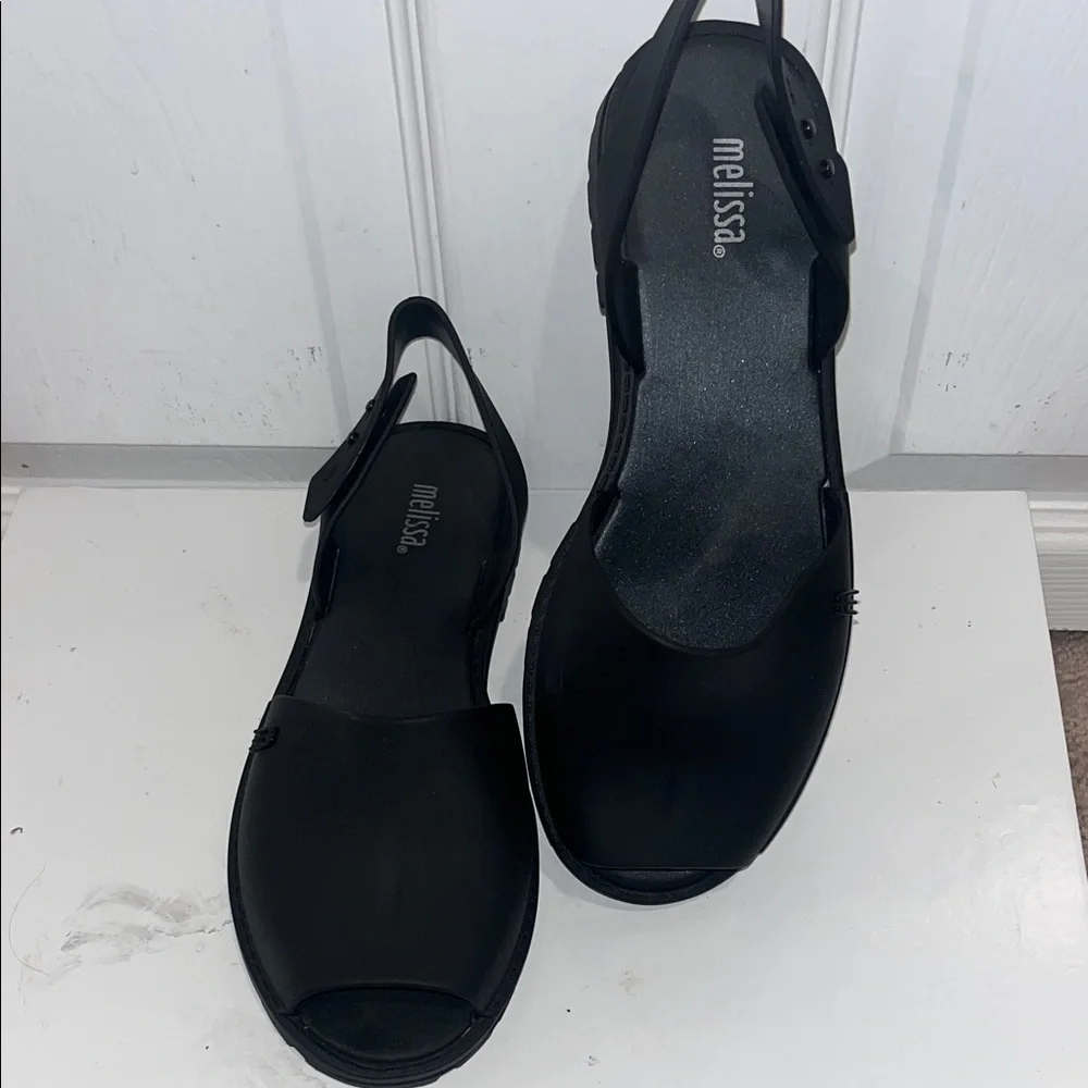 Melissa size adjustable